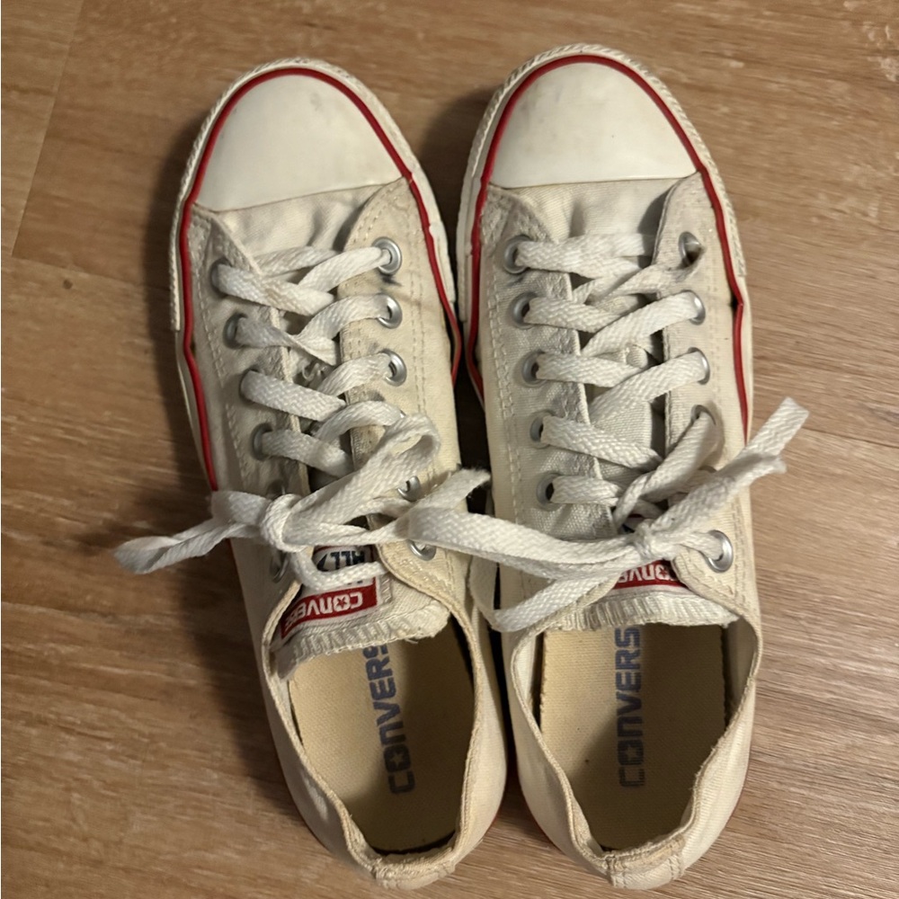 White / Cream Low-Top Converse